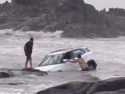 Turis Nekat Bawa Hyundai Creta ke Pantai, Ending-nya Bikin Nyesek