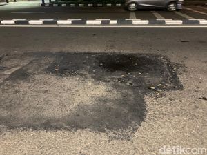 Terus Ketetesan Air, Ini Kondisi Aspal Kolong Rel Metropole yang Bocor Terus Ketetesan Air, Ini Kondisi Aspal Kolong Rel Metropole yang Bocor