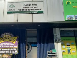 Karangan Bunga Duka Cita Berdatangan ke Ponpes Buya Arrazy di Ciputat Karangan Bunga Duka Cita Berdatangan ke Ponpes Buya Arrazy di Ciputat