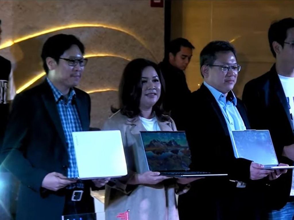 Jajaran Laptop Lenovo Yoga Berotak Intel Gen 12 Serbu Indonesia