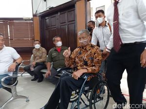 M Kace Sebut Eks Panglima Laskar FPI Memukulnya Pertama Kali M Kace Sebut Eks Panglima Laskar FPI Memukulnya Pertama Kali