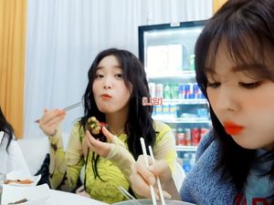 Disuguhi Manggis Saat Konser di Jakarta, Red Velvet: Enak Banget!