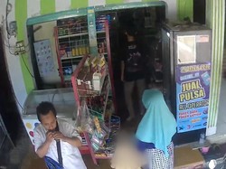 Video Pria Cium Anak di Gresik yang Disebut Polisi Bukan Pelecehan