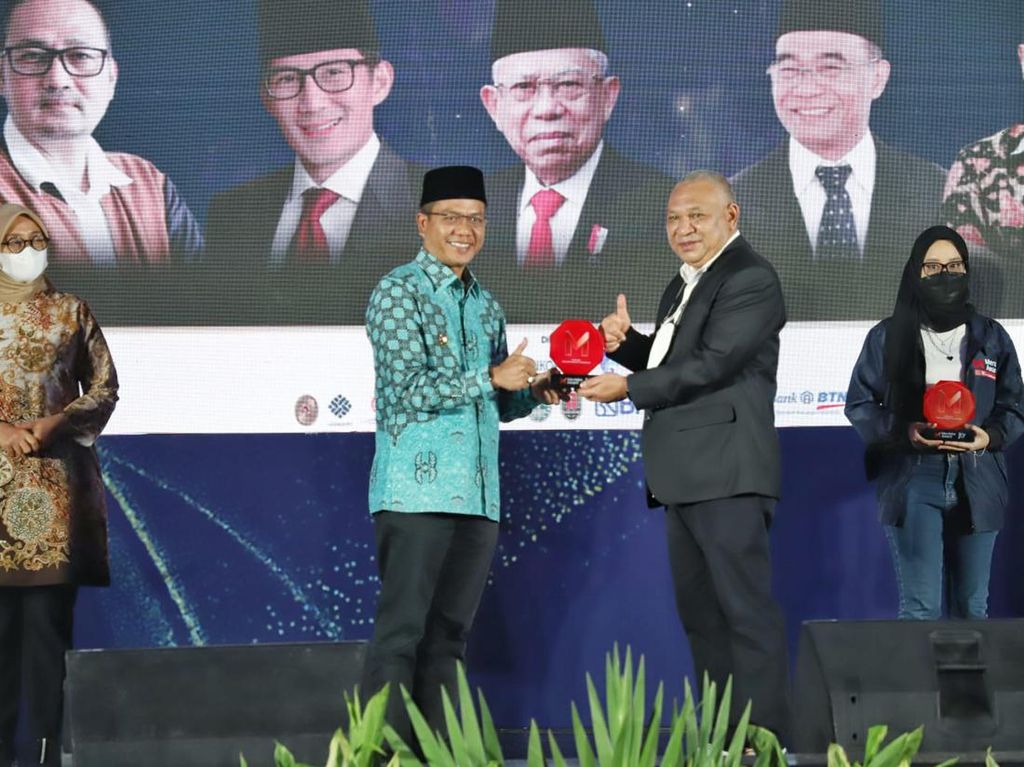 Pemkab Bandung Raih Penghargaan Program Kreatif Pariwisata Pemkab Bandung Raih Penghargaan Program Kreatif Pariwisata