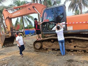 Kejati Sulteng Segel Aset Perusahaan Tambang Nikel Diduga Rugikan Negara Kejati Sulteng Segel Aset Perusahaan Tambang Nikel Diduga Rugikan Negara