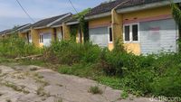 Intip Rumah Murah Program Jokowi, Kosong-Dimakan Tanaman