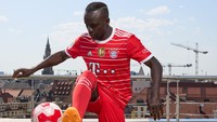 Bomber 30 tahun itu tak ketinggalan unjuk gigi mengolah bola. (Foto: FC Bayern via Getty Images/S. Mellar)