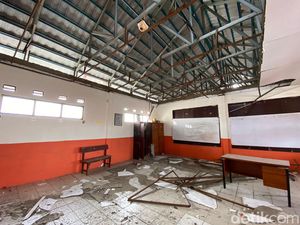 Dua Bulan Berlalu, Atap Roboh SDN Pancoranmas 3 Depok Belum Diperbaiki