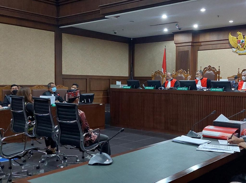 Saksi Sebut Tempat Jin Buang Anak Artinya Terkutuk, Edy Mulyadi Bantah Saksi Sebut Tempat Jin Buang Anak Artinya Terkutuk, Edy Mulyadi Bantah