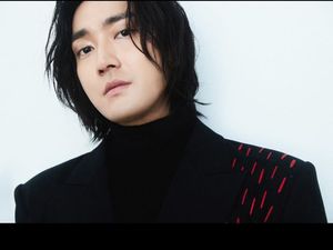 Rambut Gondrong Siwon Super Junior yang Bikin Pangling