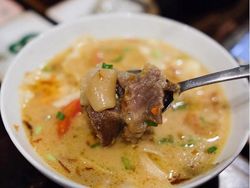 5 Soto Betawi Legendaris yang Lezatnya Bertahan 82 Tahun 5 Soto Betawi Legendaris yang Lezatnya Bertahan 82 Tahun