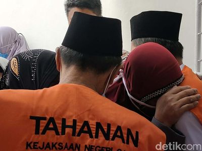 Tangis Pilu Istri Trio Jenderal NII usai Sidang Vonis