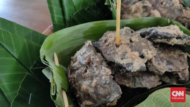 5 Kuliner Unik Khas Kulon Progo Tempe benguk besengek punya tekstur unik dan rasa gurih dari santan kental. Biasanya disantap sebagai camilan bersama geblek.