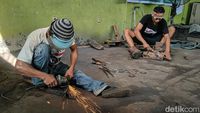 Pande Besi Kulon Progo Kebanjiran Pesanan Pisau Jelang Idul Adha