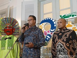Ramai-ramai Menafsir Langkah Anies Undang Tukang Bakso ke Balai Kota