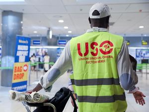 Sial, Pasangan Penumpang Disabilitas Salah Naik Pesawat dan Nyasar 2.400 Km Sial, Pasangan Penumpang Disabilitas Salah Naik Pesawat dan Nyasar 2.400 Km