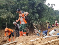 Banjir-Longsor Kabupaten Bogor: 71 Bangunan Rusak dan 195 Orang Ngungsi