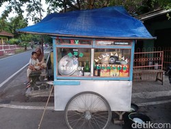 Bubur Ayam Geksor, Lokasi Sarapan dan Tukar Info Warga Cijulang