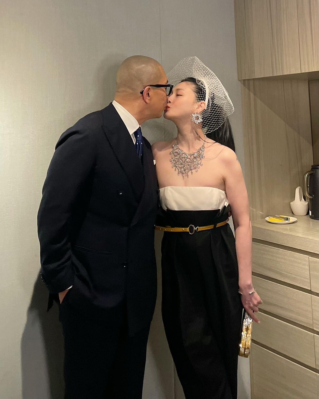 DJ Koo Perdana Pamerkan Foto Pernikahan dengan Barbie Hsu