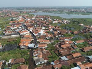 Soal Banjir Rob di Pantai Utara, Sekda Jateng: Tanggul Tak Sesuai Spek