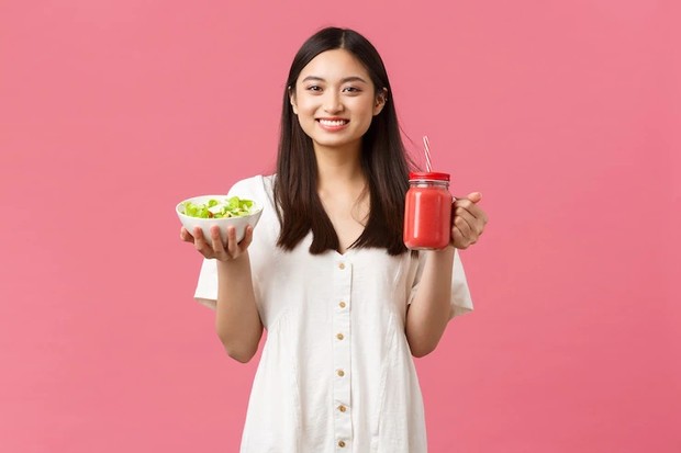 Ilustrasi makan sehat/ Foto: Freepik.com/benzoix