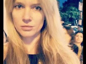 Sosok Ibu dari Anak Transgender Elon Musk, Seorang Penulis Buku Fantasi Sosok Ibu dari Anak Transgender Elon Musk, Seorang Penulis Buku Fantasi