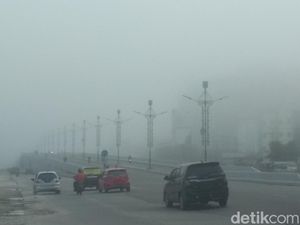 Pekanbaru Diselimuti Kabut Tebal, Jarak Pandang Terbatas