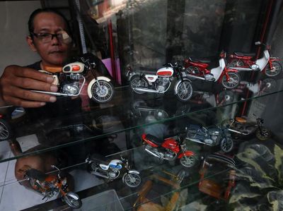 Keren, Miniatur Motor Jadul Ini Dibuat dari Pipa Peralon-Timah Lho