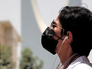 Wanita Arab Saudi Kini Tak Wajib Hijab, Gaya Rambut Cepak Jadi Tren Wanita Arab Saudi Kini Tak Wajib Hijab, Gaya Rambut Cepak Jadi Tren