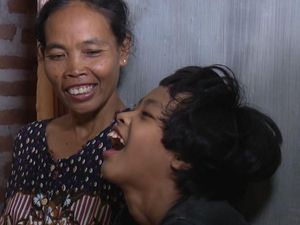 Mari Bantu Syifa, Anak Penjual Gerabah Idap Gangguan Saraf Otak