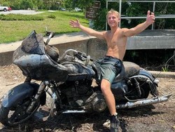 Hoki Banget! Pria Amerika Dapatkan Harley-Davidson saat Mancing