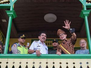 Cerita Sandiaga Uno Berkunjung ke Rumah Adat di Sumatera Utara