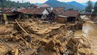 Foto Banjir Bandang di Leuwiliang Bogor, 2.407 Jiwa Kena Dampaknya