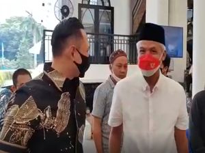 Momen Pertemuan Tak Sengaja AHY-Ganjar Usai Salat Jumat di Jaksel