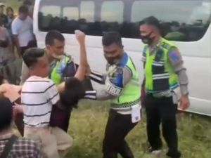 Tabrakan Maut Kereta Api vs Bus Travel di Sergai, 5 Tewas