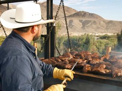 Kekurangan Pegawai, Pemilik Restoran Ini Masak 400 Steak Sendirian