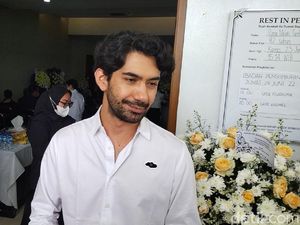 Reza Rahadian Kenang Rima Melati Sebagai Panutan Reza Rahadian Kenang Rima Melati Sebagai Panutan