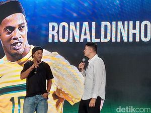 Ronaldinho Rupanya Sering Dapat Cerita soal Sepakbola Indonesia