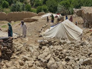 Korban Tewas Gempa M 6,3 Afghanistan Bertambah Jadi 2.445 Orang