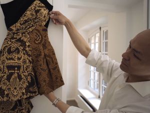 Samudra Hartanto, Mantan Desainer LV yang Populerkan Batik di Paris Samudra Hartanto, Mantan Desainer LV yang Populerkan Batik di Paris