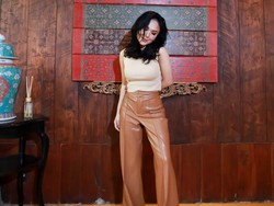 Yuni Shara Bawakan Lagi Tanda-tanda yang Dipopulerkan Mus Mujiono