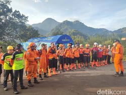 Pencarian Korban Tertimbun Longsor di Bogor Dilanjut, Petugas Ungkap Kendala