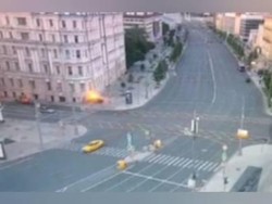 Pelatih Gulat bak Superhero, Selamatkan 6 Orang dari Mobil Terbakar