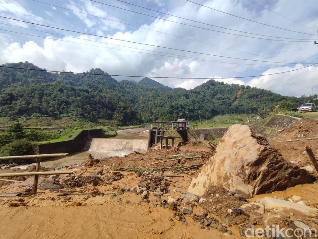 Banjir Bandang Terjang Pamijahan dan Leuwiliang, Ini 5 Faktanya Banjir Bandang Terjang Pamijahan dan Leuwiliang, Ini 5 Faktanya