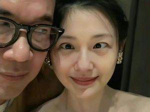 Kemesraan Barbie Hsu dan DJ Koo di Foto Pernikahan