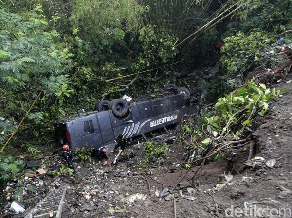 Begini Kondisi Bus yang Masuk Jurang di Tasikmalaya