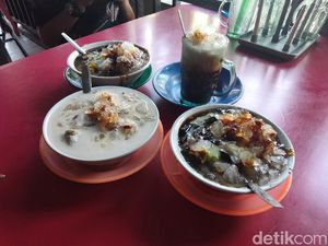 Manis Segar! Es Pokat Kocok dan Es Campur Pajak Kawat Sejak 1990