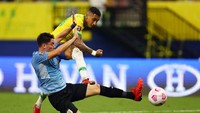 Raphinha, penyerang sayap Leeds juga masuk dalam radar incaran Arsenal. Beberapa klub besar seperti Tottenham Hotspur, Chelsea, sampai Barcelona juga mau mendapatkannya (Getty Images)