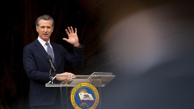 California Governor Gavin Newsom speaks during a news conference in San Francisco, California on May 27, 2022. - California Gov. Gavin Newsom and New Zealand Prime Minister Jacinda Ardern developed a partnership to help address climate change. (Photo by JOSH EDELSON / AFP)