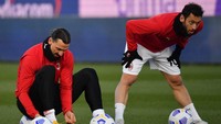 Keduanya berteman baik ketika sama-sama di AC Milan. Malah, Calhanoglu dan Ibrahimovic kerap kali terlihat motoran bareng (Getty Images)